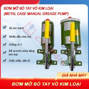 Bơm mỡ bò tay vỏ kim loại có dung tích 600ml hoặc 1200ml, đều có đế và thân bình bằng kim loại. Đường kính ống ngõ ra 10 mm, tặng kèm đầu chuyển ống 6mm. Phù hợp mỡ bò 000 - 0.
